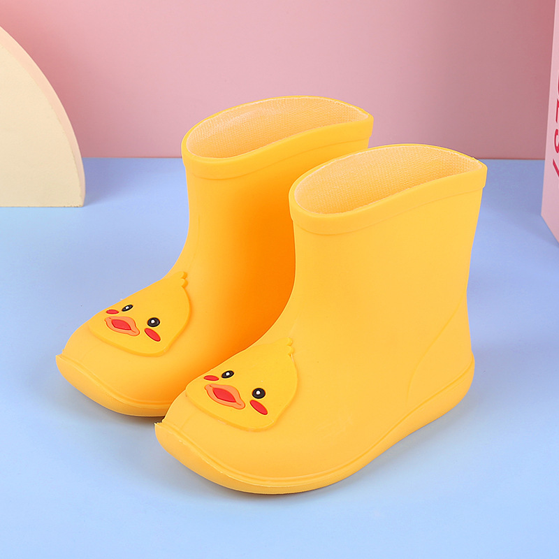 子供の束の口の雨の靴の卸売りの軽やかな小さい黄色のアヒルの雨の靴の中で小さい子供の防水は雨具の赤ちゃんの水の靴の女の子を外出します。|undefined