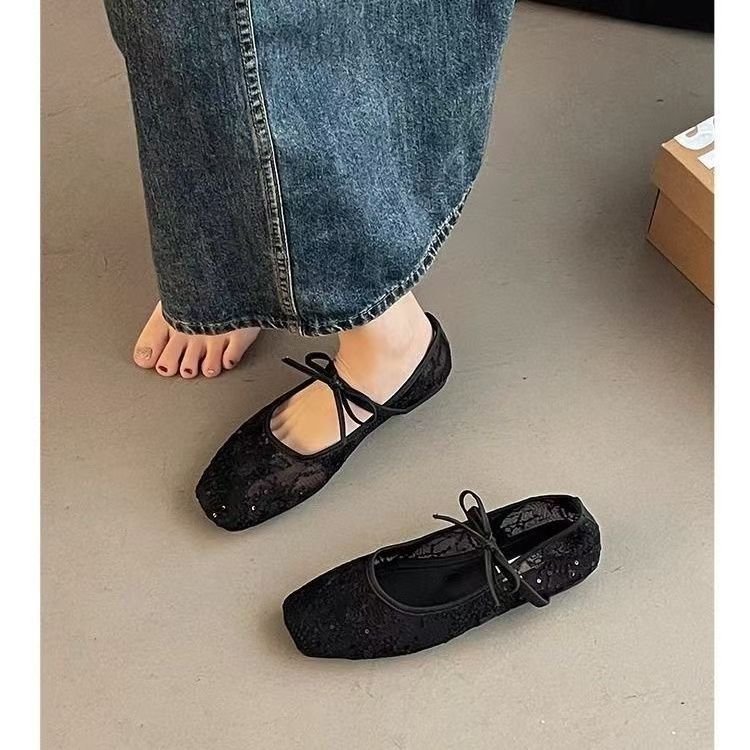 2026 zapatos de malla blanca francesa de flor plana de una sola sola mujer nuevo verano de hadas con falda suave zapatos de sol