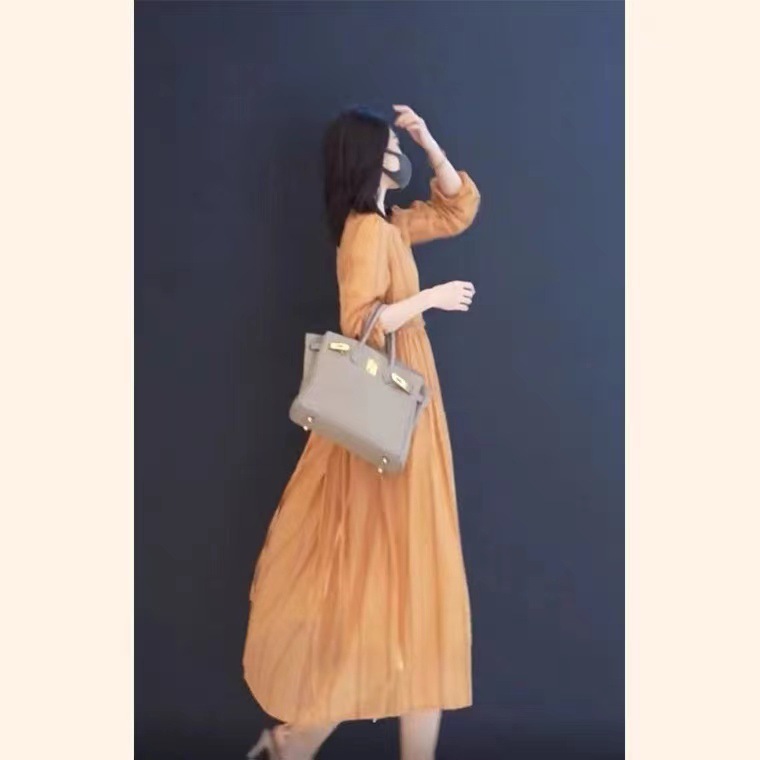 Váy liền nữ mùa hè phong cách Pháp màu cam, chất liệu ren mỏng, thiết kế dây buộc eo tôn dáng — Màu cam chi tiết 4