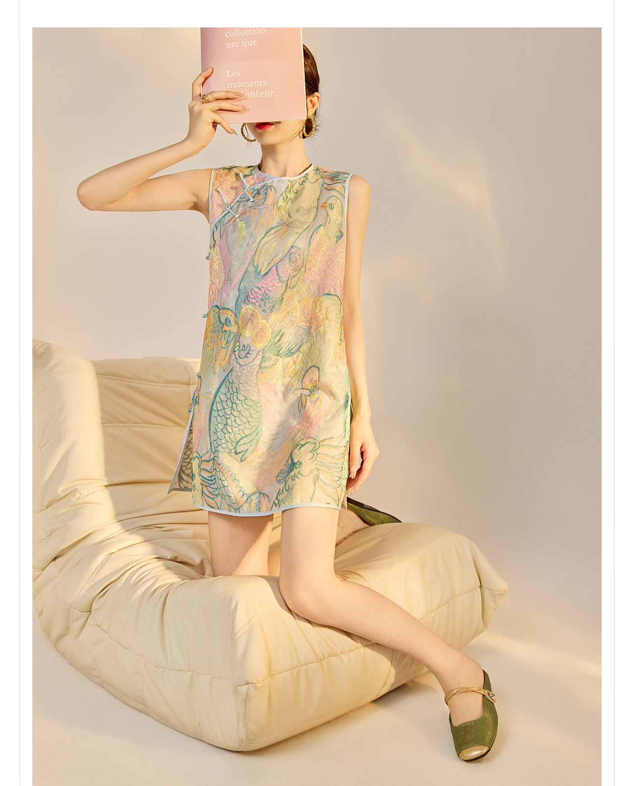 Đầm suông midi phong cách Trung Hoa thêu phượng hoàng lụa tằm — Màu hồng, Xanh lông công chi tiết 3