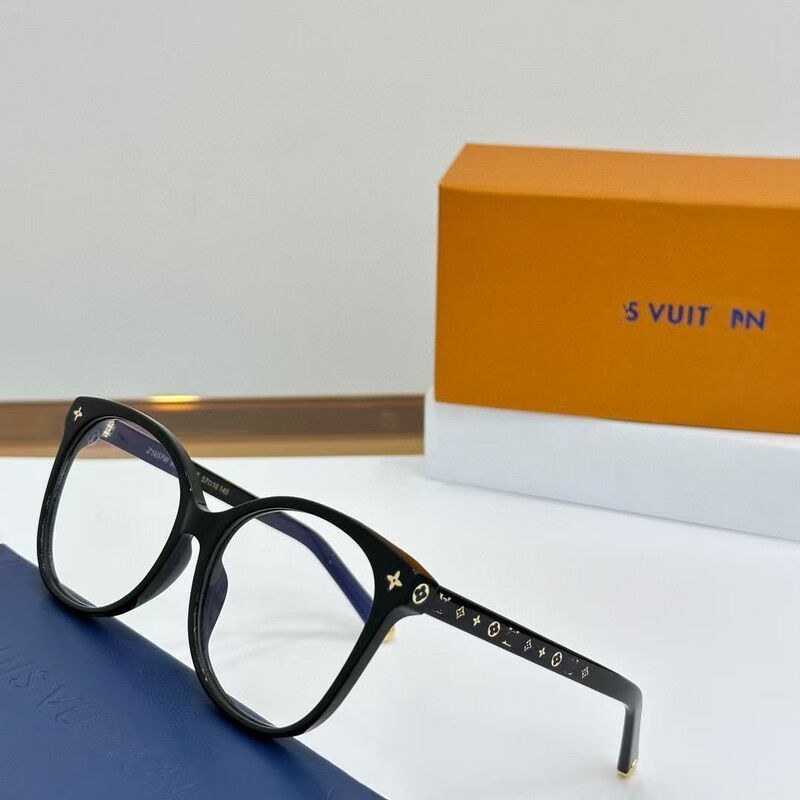 New Eyeglass Frames, Same Style as Ouyang Nana, Model 1657, Black Frame, Can Be Worn with Prescription Lenses or as Plain Glasses, Suitable for a Natural Look