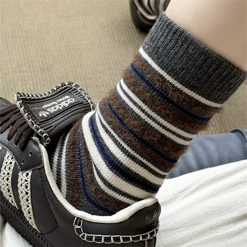 ¡Ins retro moca calcetines a rayas de color contrastante para mujeres ~ calcetines coreanas de calcetines de calcetines!
