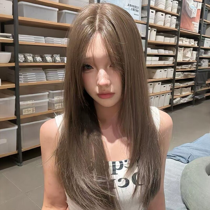 High-end wig for women, full headpiece with lace front, hazelnut brown-gray, layered, natural-looking, brightens complexion, center-parted, long straight hair High-end wig for women, full headpiece with lace front, hazelnut brown-gray, layered, natural-looking, brightens complexion, center-parted, long straight hair