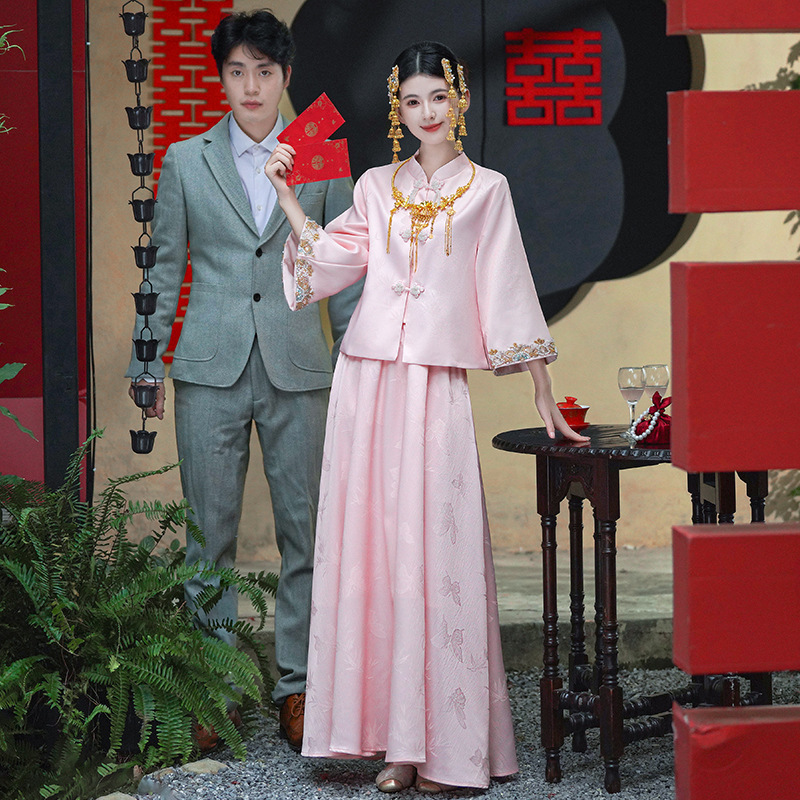 Good Quality Chinese Wedding Festive Heavy Embroidery Jacquard Disc Button Top Chinese Style Improved Skirt Two-Piece Set Good Quality Chinese Wedding Festive Heavy Embroidery Jacquard Disc Button Top Chinese Style Improved Skirt Two-Piece Set