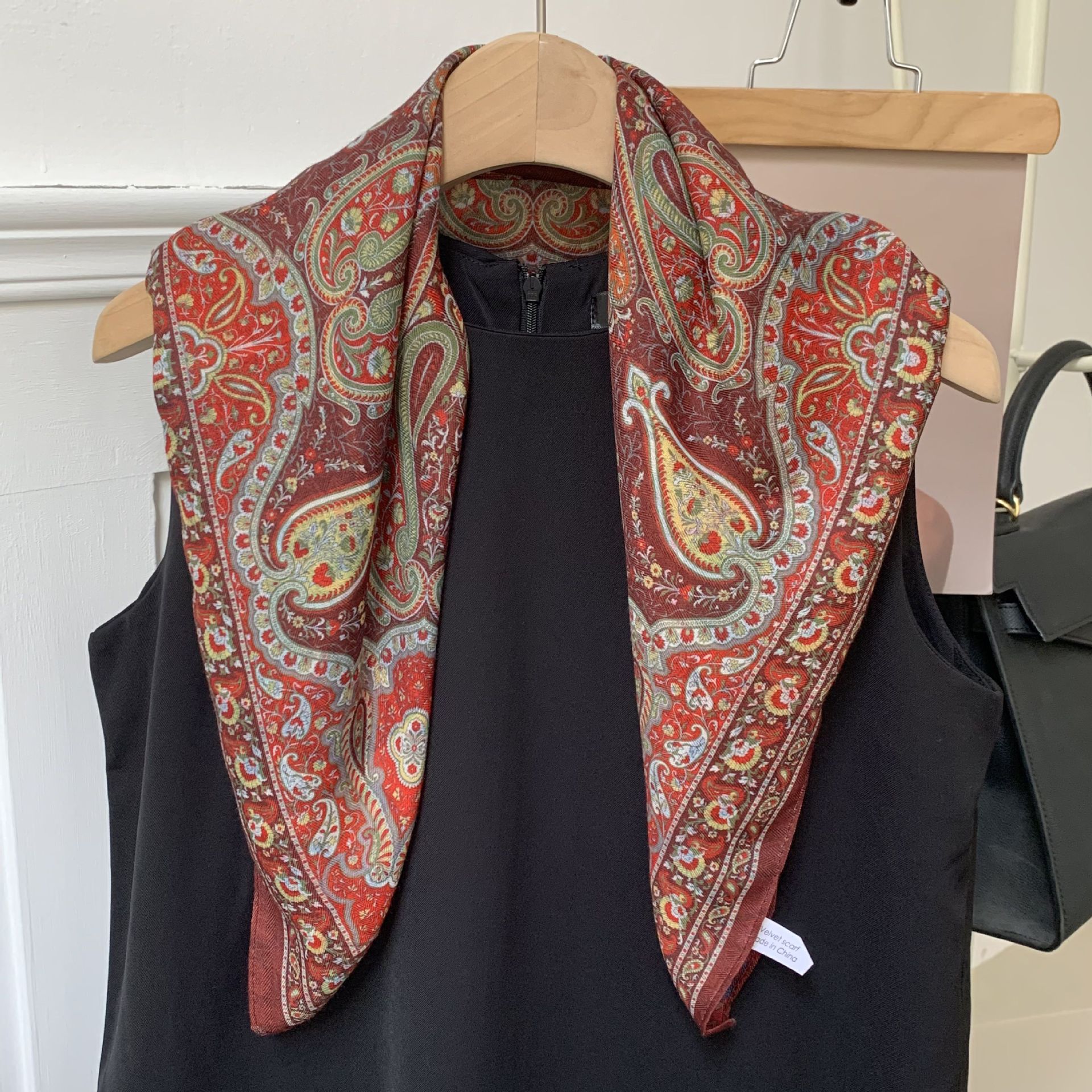 Pañuelo de seda de algodón y lino, bufanda cuadrada grande, estilo de verano de alta gama, estilo de todo fósforo literario, estilo étnico retro, bufanda de flores de anacardo, chal femenino