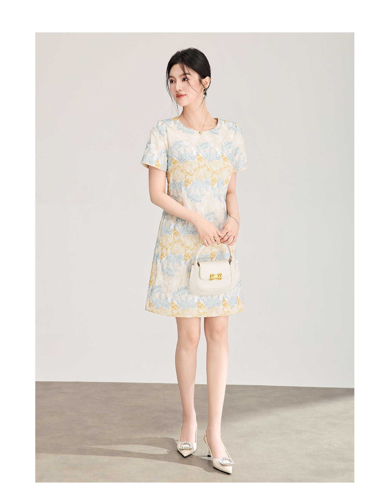 Đầm suông nữ midi dệt satin thêu jacquard tay ngắn — xanh lam chi tiết 12