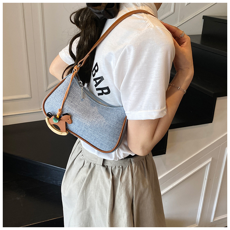 A niche design and fashionable underarm bag for summer 2025, a versatile and high-quality crossbody bag for women's daily commuting undefined