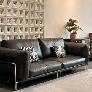 French Retro Style Bauhaus Hammer Oil Wax Leather Art Sofa Living Room Home High-End Straight Black Sofa