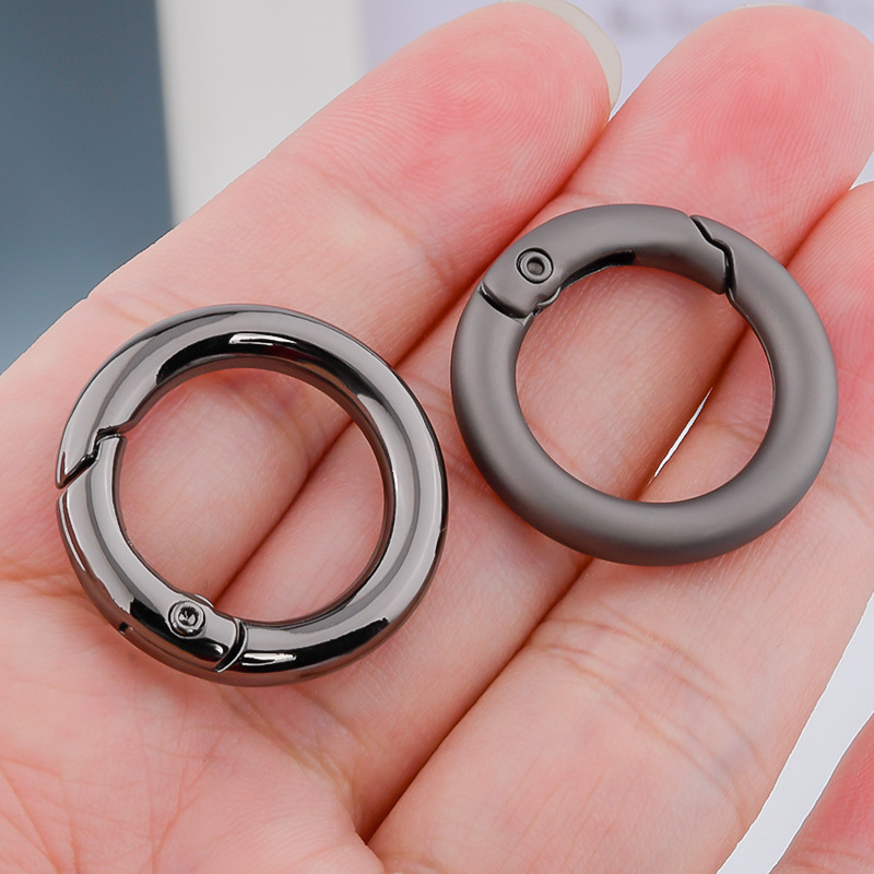 金属ラウンドカースプリングコイルキーホルダー携帯電話ケースキーリングクリエイティブバッグ吊りリング実用的なキーホルダー|undefined