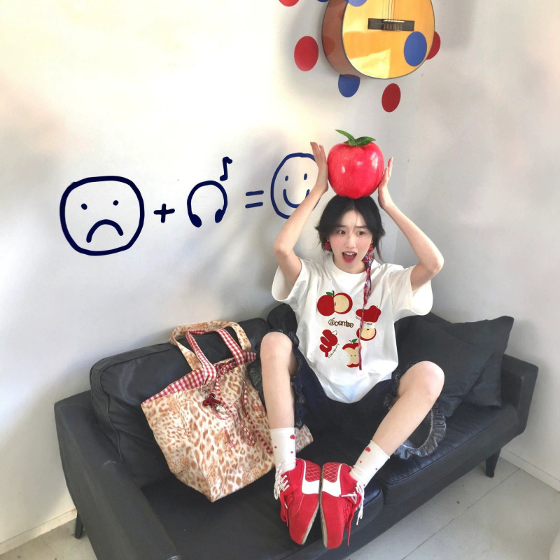 Red Apple Pure Cotton White Short-Sleeve T-Shirt for Women, 2026 New Style, Loose Summer Half-Sleeve Design Top