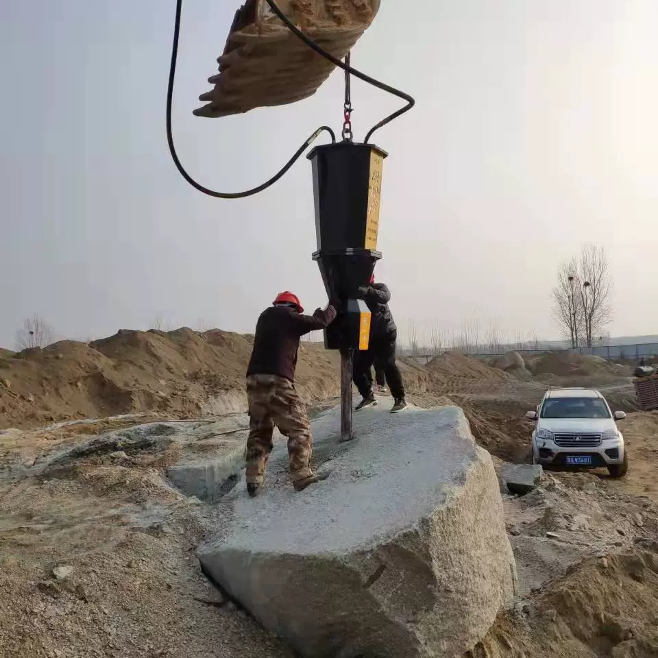 山西愚公斧大劈裂机岩石破凿机钻裂一体机厂家供应螺旋钻机