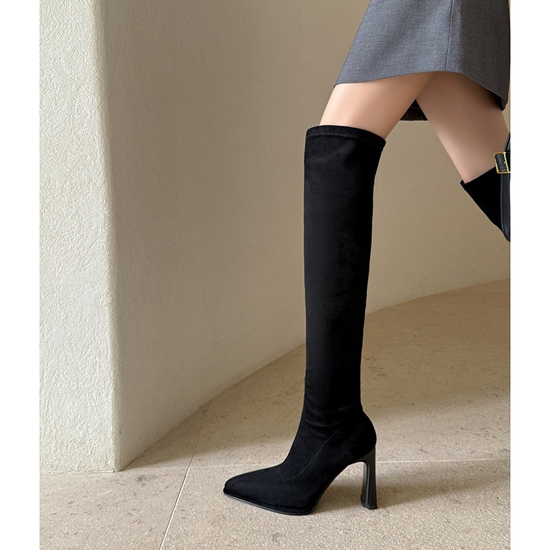 Boot nữ cổ cao quá gối mũi nhọn gót vuông 9cm da lộn co giãn phong cách Hàn Quốc — đen, mơ