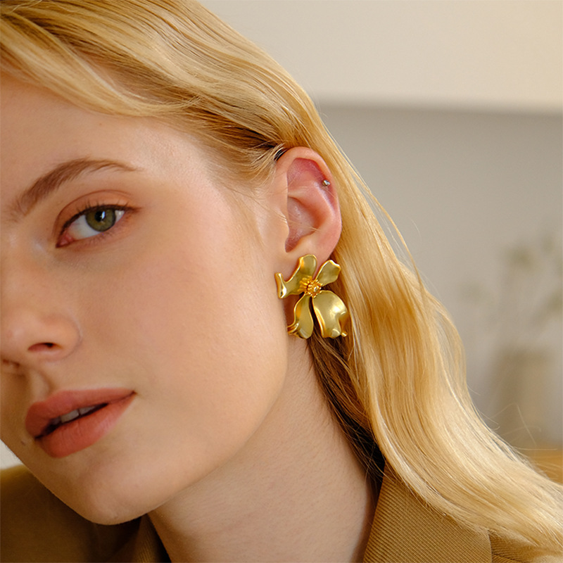 Fashion Flower Copper Inlay Zircon Ear Studs 1 Pair