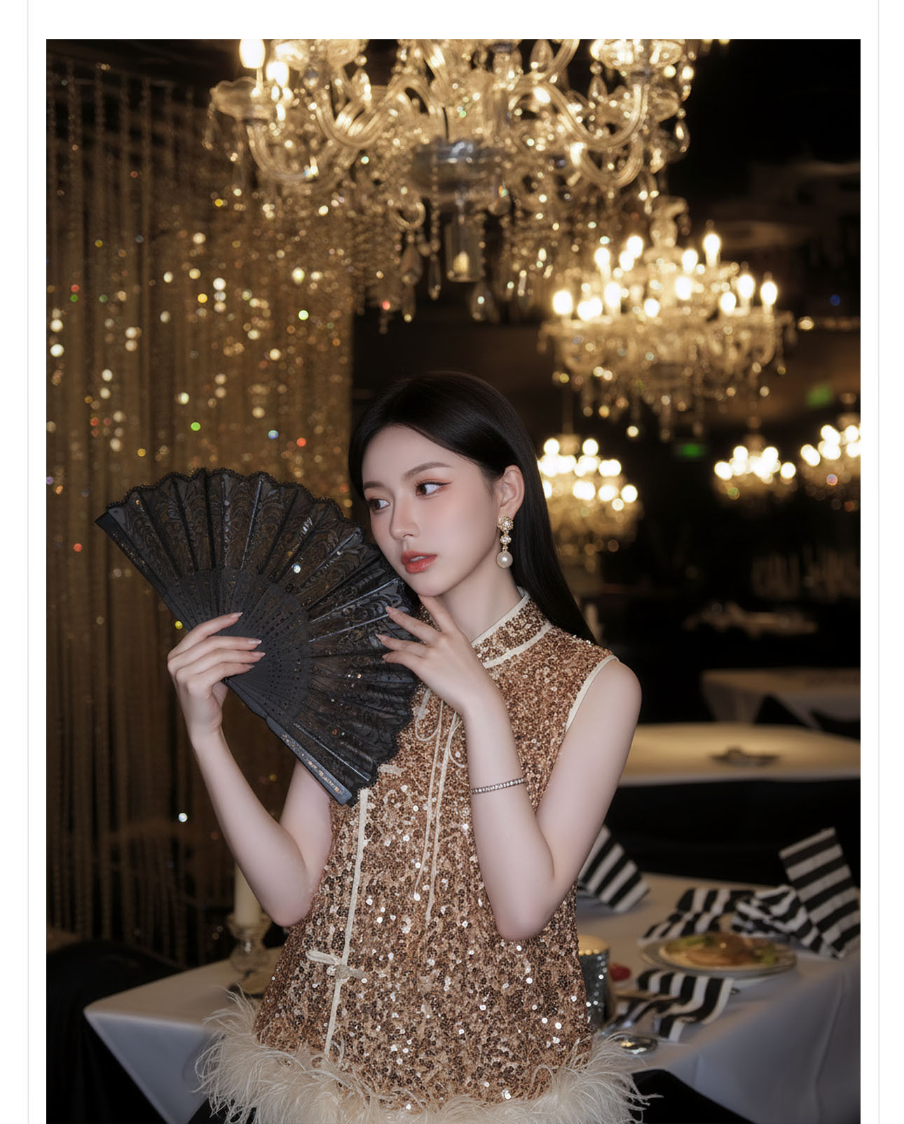 Bộ áo khoác không tay kết hợp váy ngắn phong cách tân cổ điển, đính lông đà điểu và sequin — Lạc đà [Áo khoác không tay], Mơ [Váy ngắn] chi tiết 17