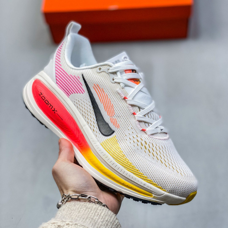 莆田靴 VOMERO18 ランニングシューズ男性と女性のためのジョギングシューズフィットネストレーニング zoomX スポーツシューズ|undefined