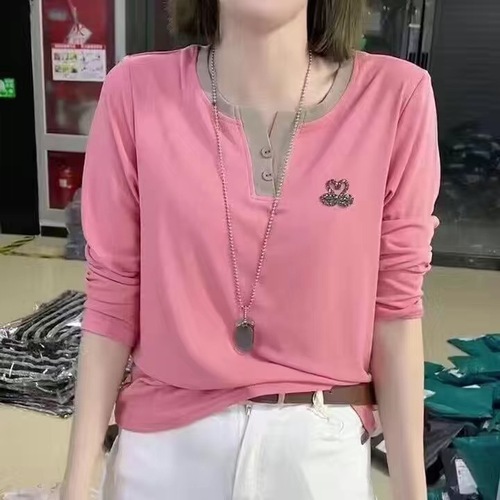 Spring and Autumn women's black swan diamond-studded V-neck long-sleeved T-shirt fashionable age-reducing belly-covering slimming top