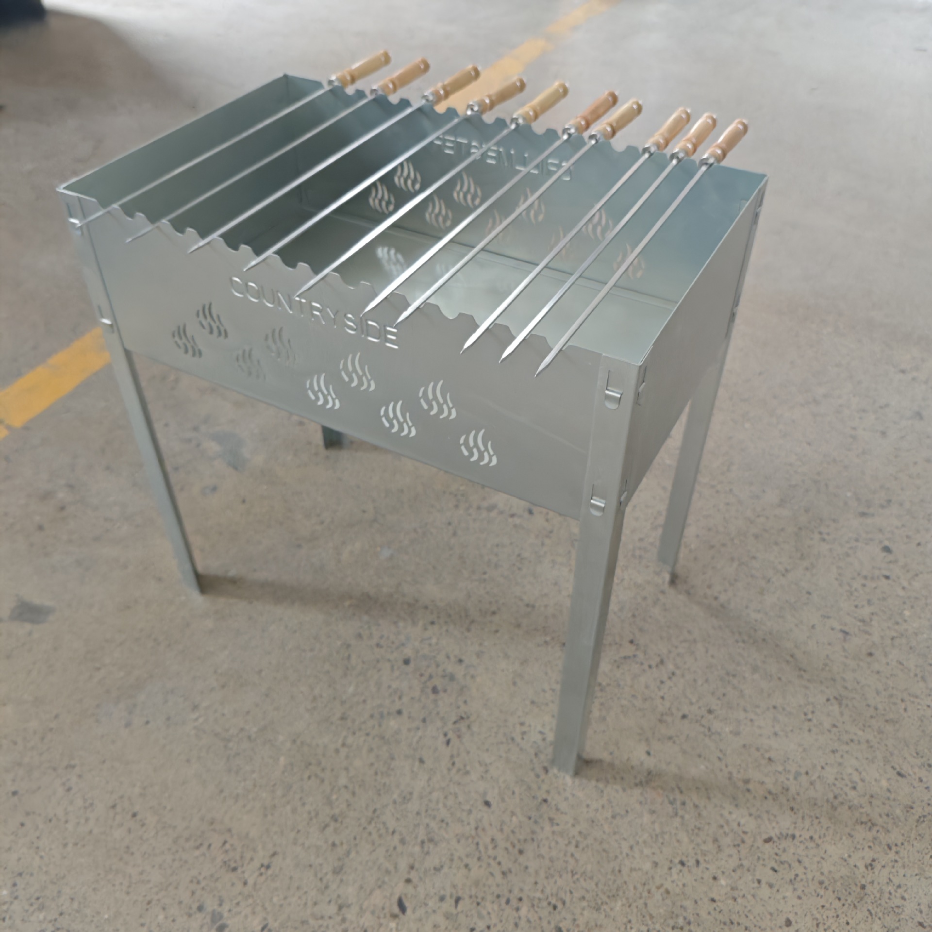 Parrilla de barbacoa portátil simple al aire libre acampamiento de acero inoxidable engrosado BBQ utensilios de barbacoa parrilla de carbón doméstica