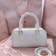 MIU���ҏ͹ű��g������Შʿ�D���ٴ�μ�б�������С����Ů