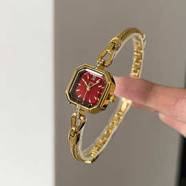 跨境方形时尚精致高级感合金石英表 轻奢复古小众高颜值女士手表