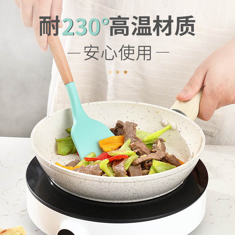 Venta caliente transfronteriza juego de utensilios de cocina de silicona creativa mango de madera con cubo 13 piezas de silicona espátula cuchara herramientas de cocina de silicona