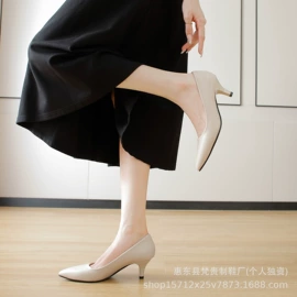 女式制服皮鞋;女式皮靴