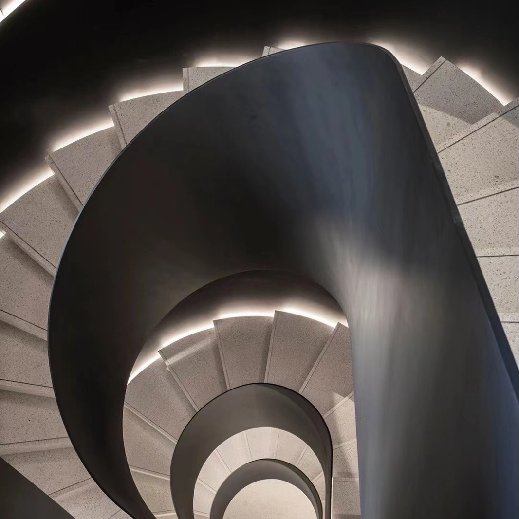 旋转木楼梯室内不锈钢楼梯轻奢钢构弧形钢板扶手办公家用多层