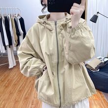 白枕鹤卡其秋装时尚宽松外套女立领冲锋衣新款韩系连帽上衣百