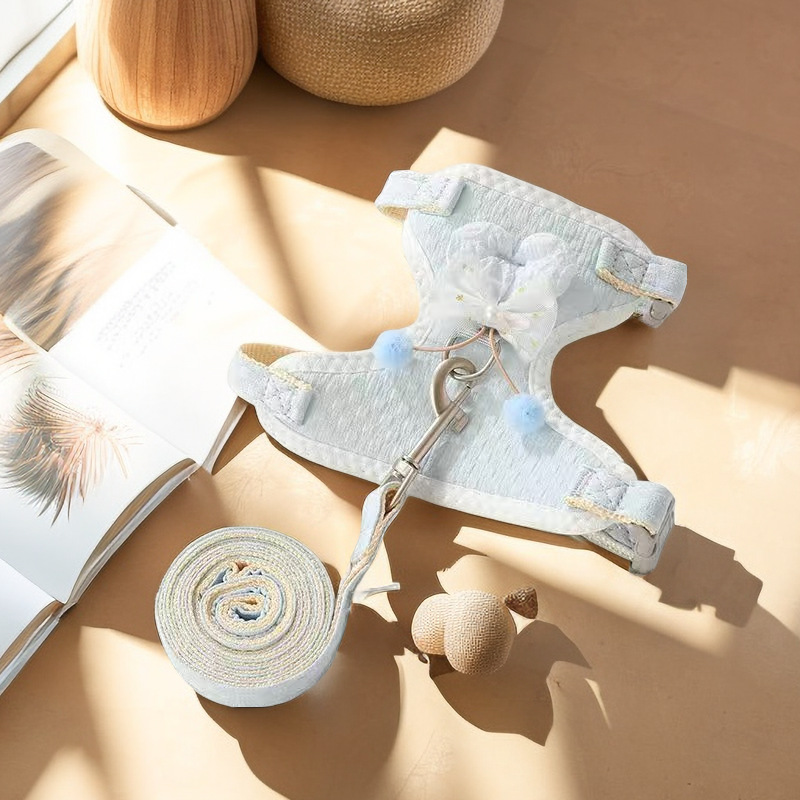 Nuevo lazo lindo, espalda en el pecho, correa para gatos y perros, chaleco ajustable, correa para el pecho para mascotas, correa para pasear al por mayor