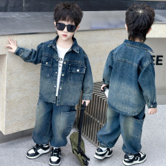 男の子の秋のスーツ 2025 新しいハンサムな小さな子供無地デニム 2 点セット男の子ハンサムカジュアル子供服