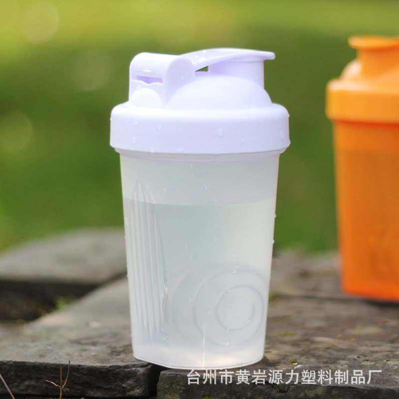 Fabricantes de tazas de plástico 400ml tazas de proteína en polvo taza de shaker taza de batido taza deportiva taza de mezcla de venta caliente transfronteriza