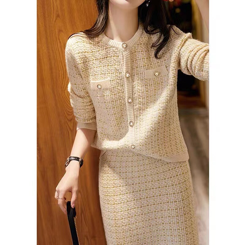 Early Autumn Light Social Atmosphere Human Walking Chanel Style Wool Cashmere Knitted Soft Suit Women's Autumn and Winter Sweater Dress Early Autumn Light Social Atmosphere Human Walking Chanel Style Wool Cashmere Knitted Soft Suit Women's Autumn and Winter Sweater Dress