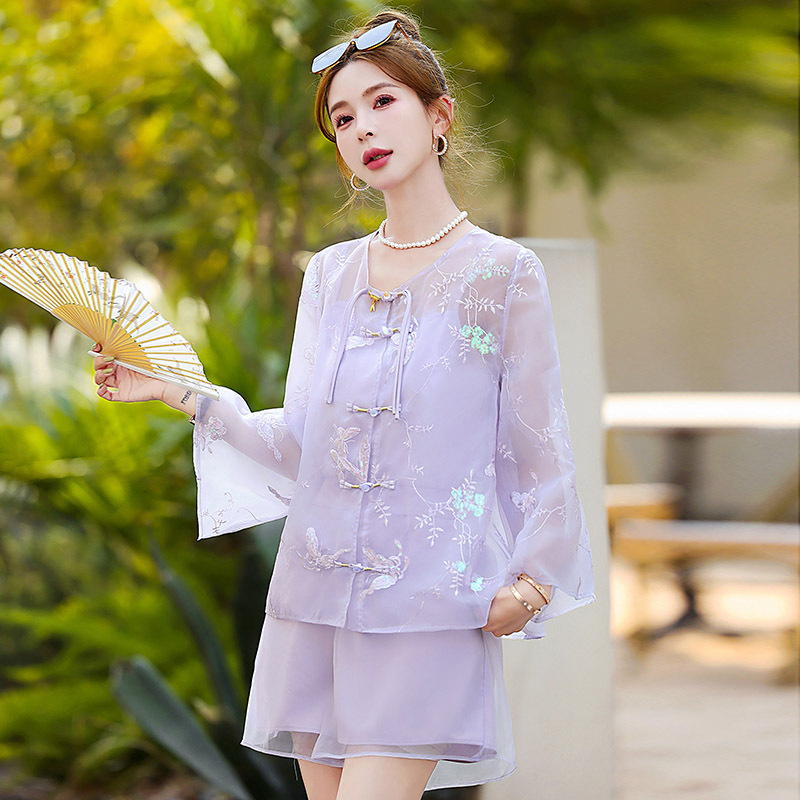 New Chinese Style National Style suit Women's 2025 Summer New Slim Retro Embroidered Buckle Top Short Pants Two-piece Set