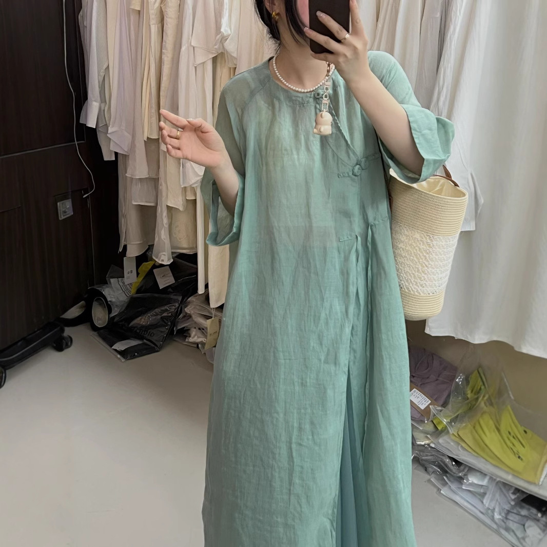 轻软高品质苎麻圆领连衣裙气质设计感盘扣系带连衣裙仙气袍子新款