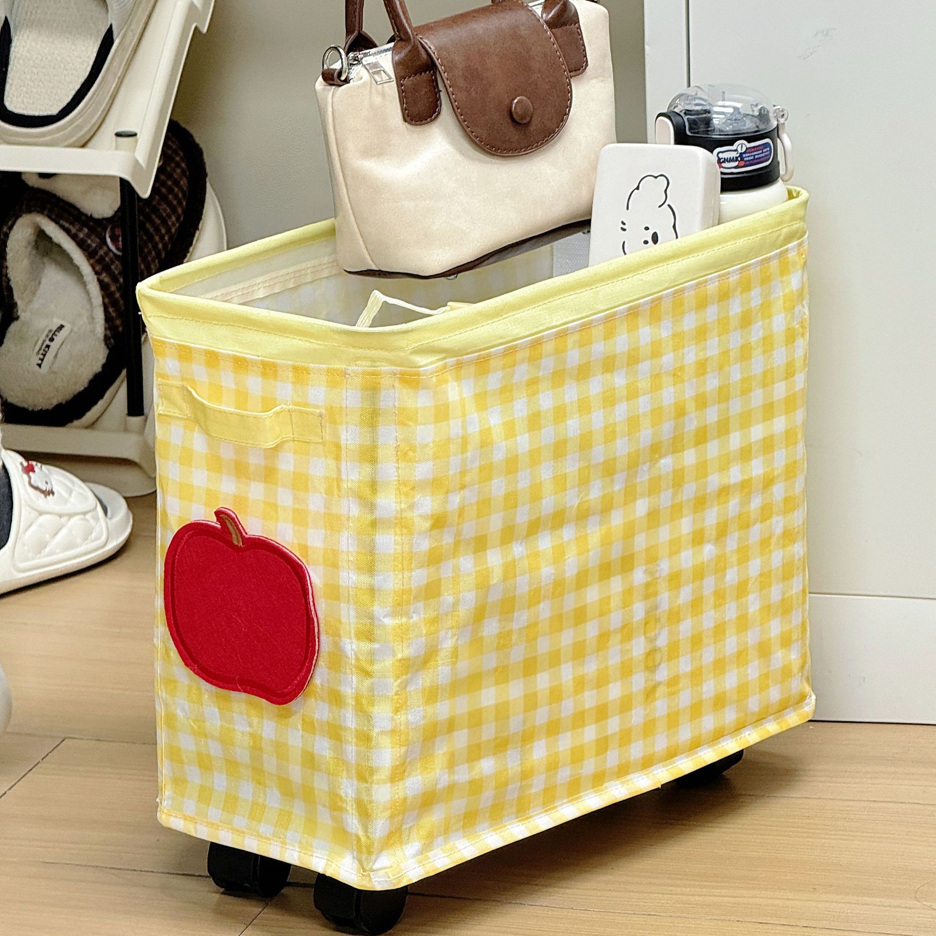 Estante de almacenamiento móvil debajo de la mesa de la estación de oficina dormitorio canasta de almacenamiento de bocadillos plegable