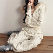 1P STUDIO �黨�̿�ë�I�Bñ�ӽq�l���������e�ɾo���lѝ�ɼ����b