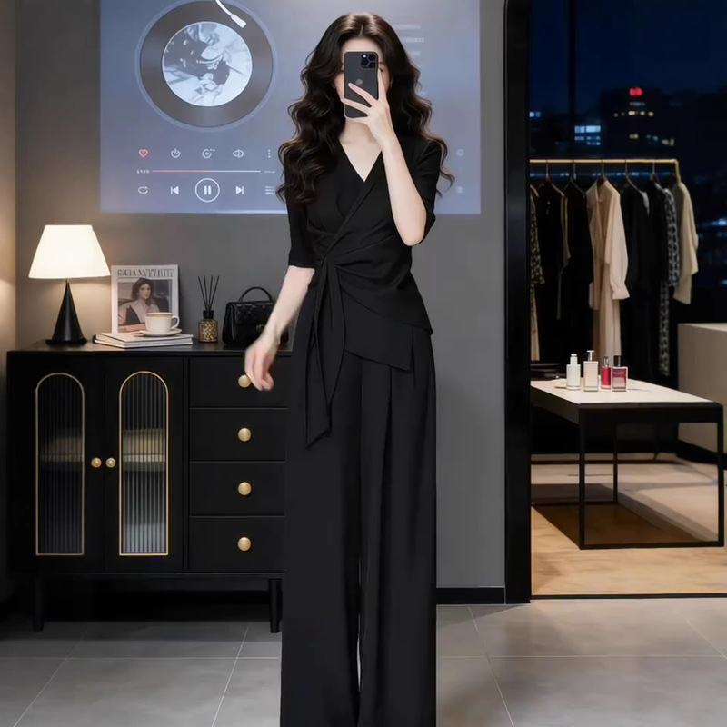 Hepburn-Style Elegant Fashion Set for Women 2026 Summer Design Black Mid-Sleeve Top and Wide-Leg Pants Two-Piece Set