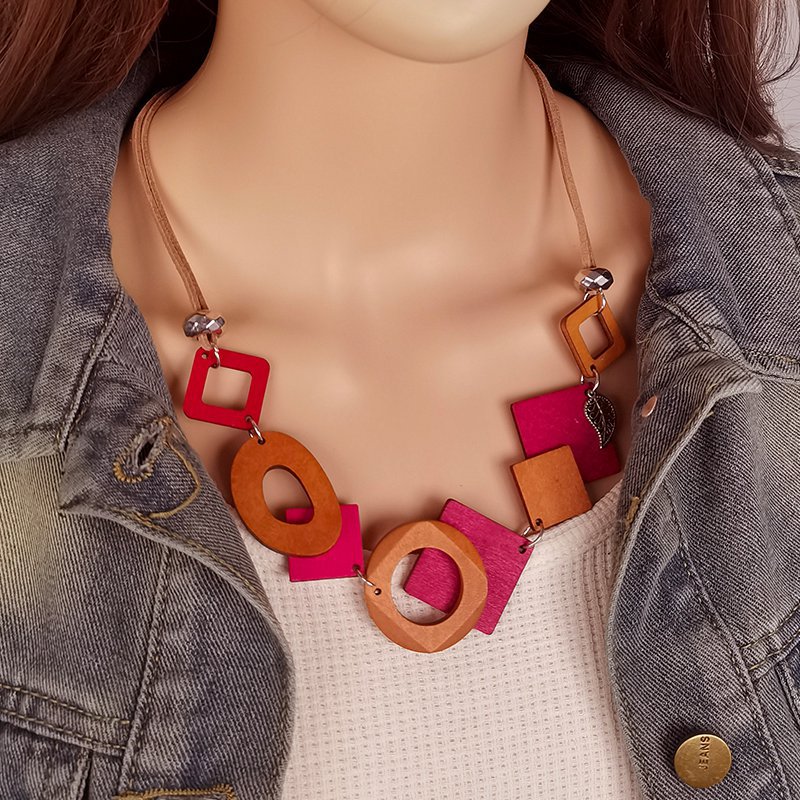 Collar de babero de chip de madera geométrico vintage hecho a mano colgante de madera collar transfronterizo nuevos accesorios al por mayor