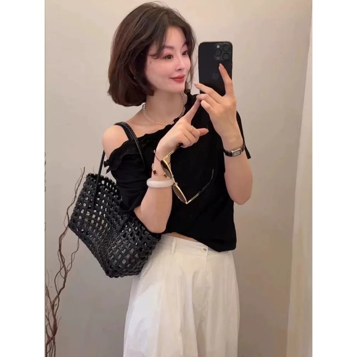 2025 夏の新デザインニッチ斜め肩耳半袖 Tシャツ女性の韓国スタイルオフショルダートップイン|undefined