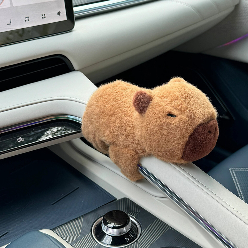 Capibara automóviles decoración interior de automóviles accesorios de brazo muñecas de peluche Dolphin carro de muñecas de consola central