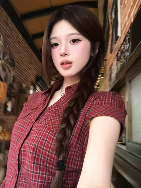 Retro red summer shirt