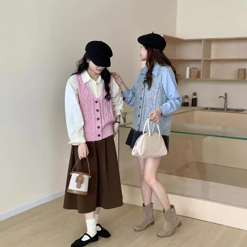 New Arrival Grey Vintage Twist Stacked Sweater Vest Women's Stacked Spring and Autumn V-Neck Cardigan Vest Top