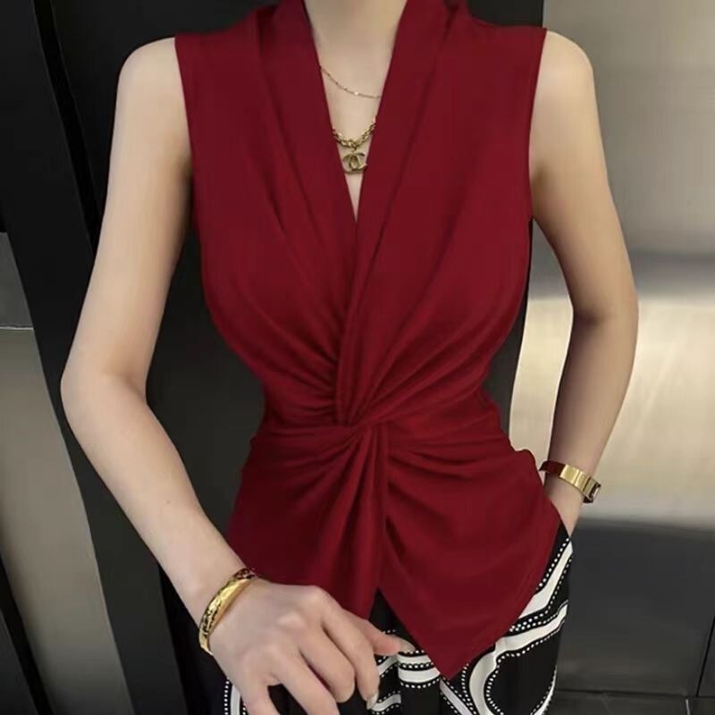 Twisted V-Neck Sleeveless T-Shirt for Women, 2025 Summer New Style, Crinkled Irregular Design, Fashionable and Versatile Top Twisted V-Neck Sleeveless T-Shirt for Women, 2025 Summer New Style, Crinkled Irregular Design, Fashionable and Versatile Top
