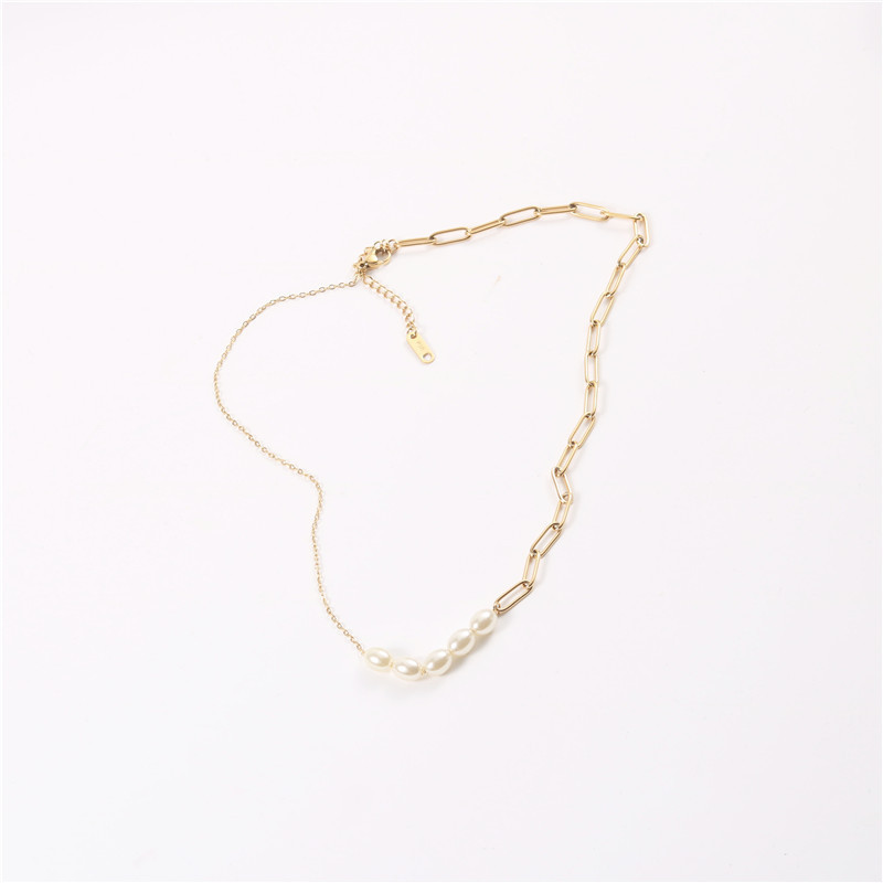 Wholesale Jewelry Fashion Pearl Chain Stitching Asymmetrical Titanium Steel Necklace Nihaojewelry display picture 4