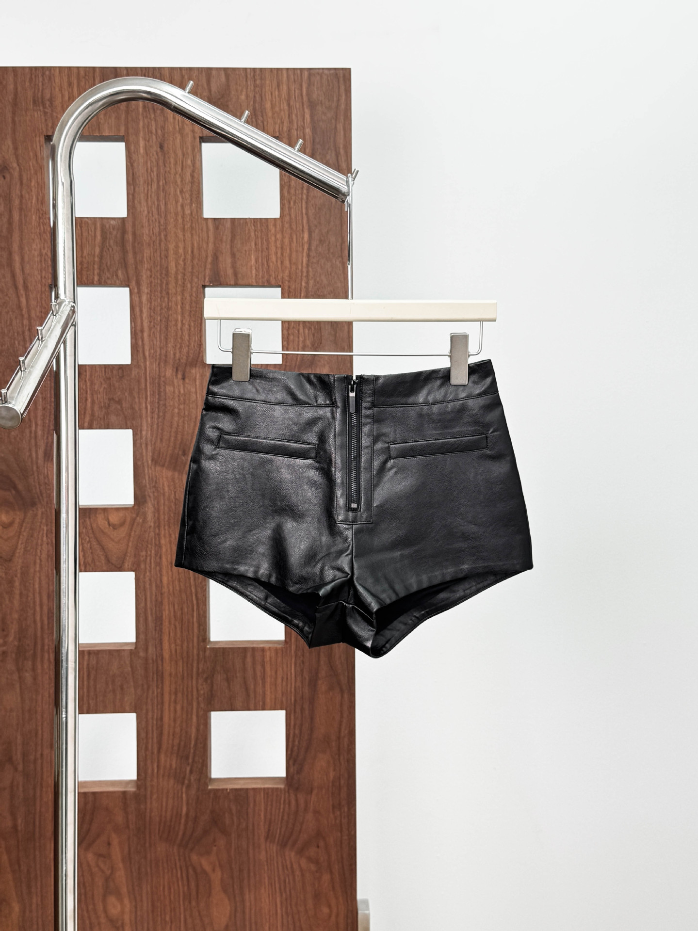 Pantalón Corto de Piel de Oveja de Tiro Alto para Fiesta y Uso Diario