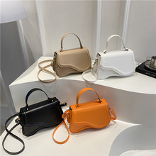 今年流行气质女包马鞍包纯色韩版单肩包包女冬季经典通勤腋下包
