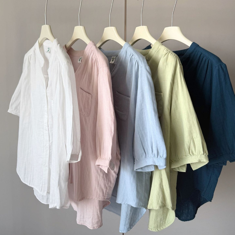 Japanese-Style Short-Sleeve Shirt: Fresh and Lightweight V-Neck Button-Up Cardigan for Commuting, Summer Loose Fit, Slimming and Versatile Top