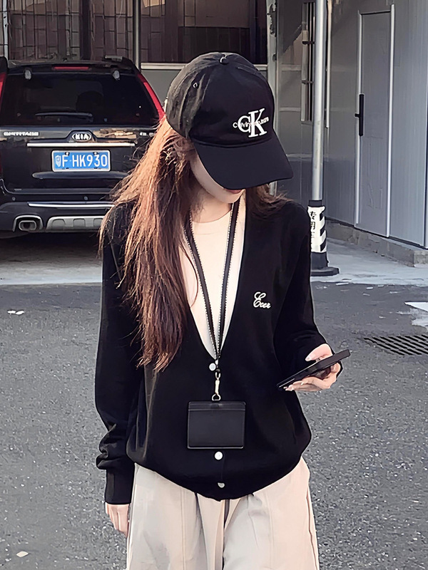 学院风黑色v领假两件套头毛衣女秋冬外穿奶fufu宽松软糯针织上衣|undefined