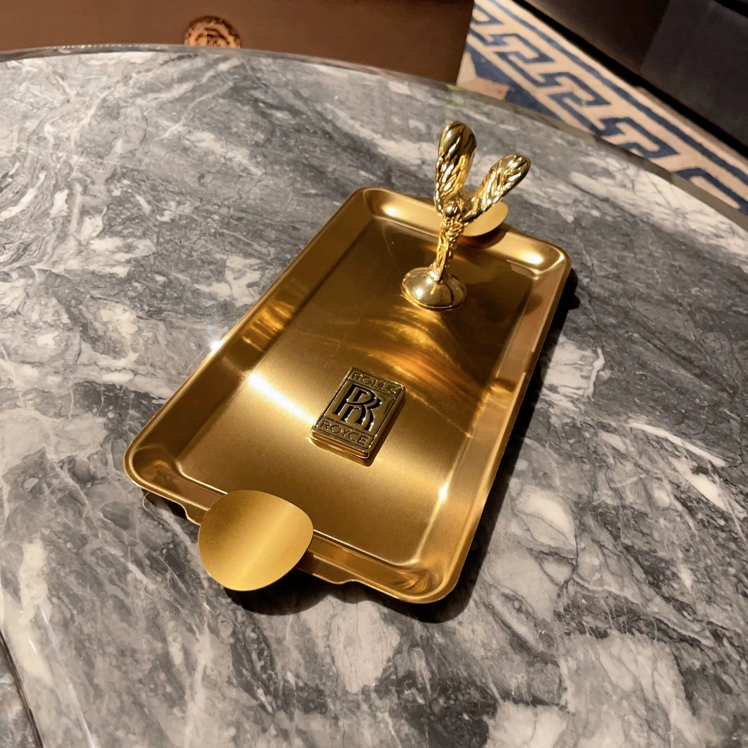 Маленький золотой человек Роллс сигары пепельница баклажан золотой серебряный ретро украшение бар украшение эксклюзивных украшений