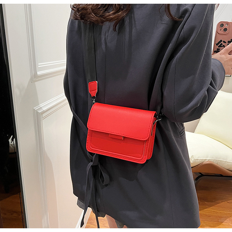 198g Weight Synthetic Leather Lining Material Sewing Thread Fashion Element Flip Cover Closure Type Single Shoulder Strap Strap Type Square Bag Bags Type Casual Occasion Pu Leather Material Solid Color Pattern All Seasons Season Women's Gender Classic Style Style Square Shape Women's Pu Leather Solid Color Classic Style Sewing Thread Square Flip Cover Square Bag 19