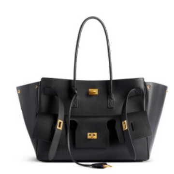 High-Quality B-Brand Unisex Spicy Girl Motorcycle Bag 2026 New Model Large-Capacity Commuter Women's Bag with Lock Buckle Tote Wing Bag High-Quality B-Brand Unisex Spicy Girl Motorcycle Bag 2026 New Model Large-Capacity Commuter Women's Bag with Lock Buckle Tote Wing Bag
